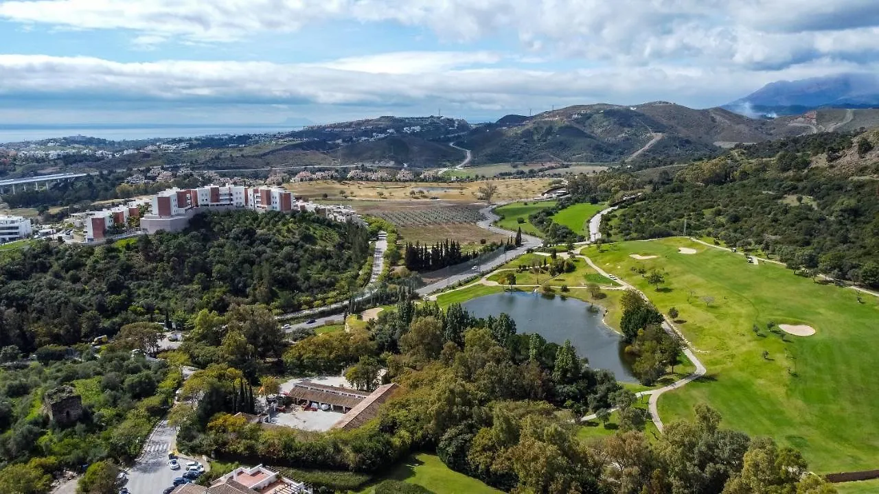 El Lago De Los Arqueros 2 Bedrooms Penthouse En Benahavis 0*,