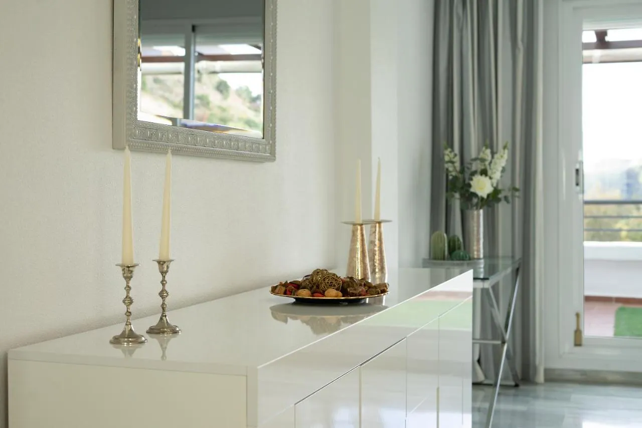 El Lago De Los Arqueros 2 Bedrooms Penthouse En Benahavis Apartment