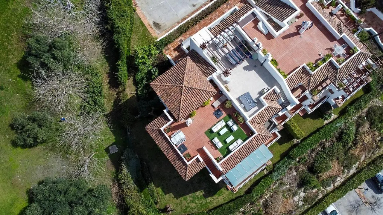 El Lago De Los Arqueros 2 Bedrooms Penthouse En Benahavis Apartment