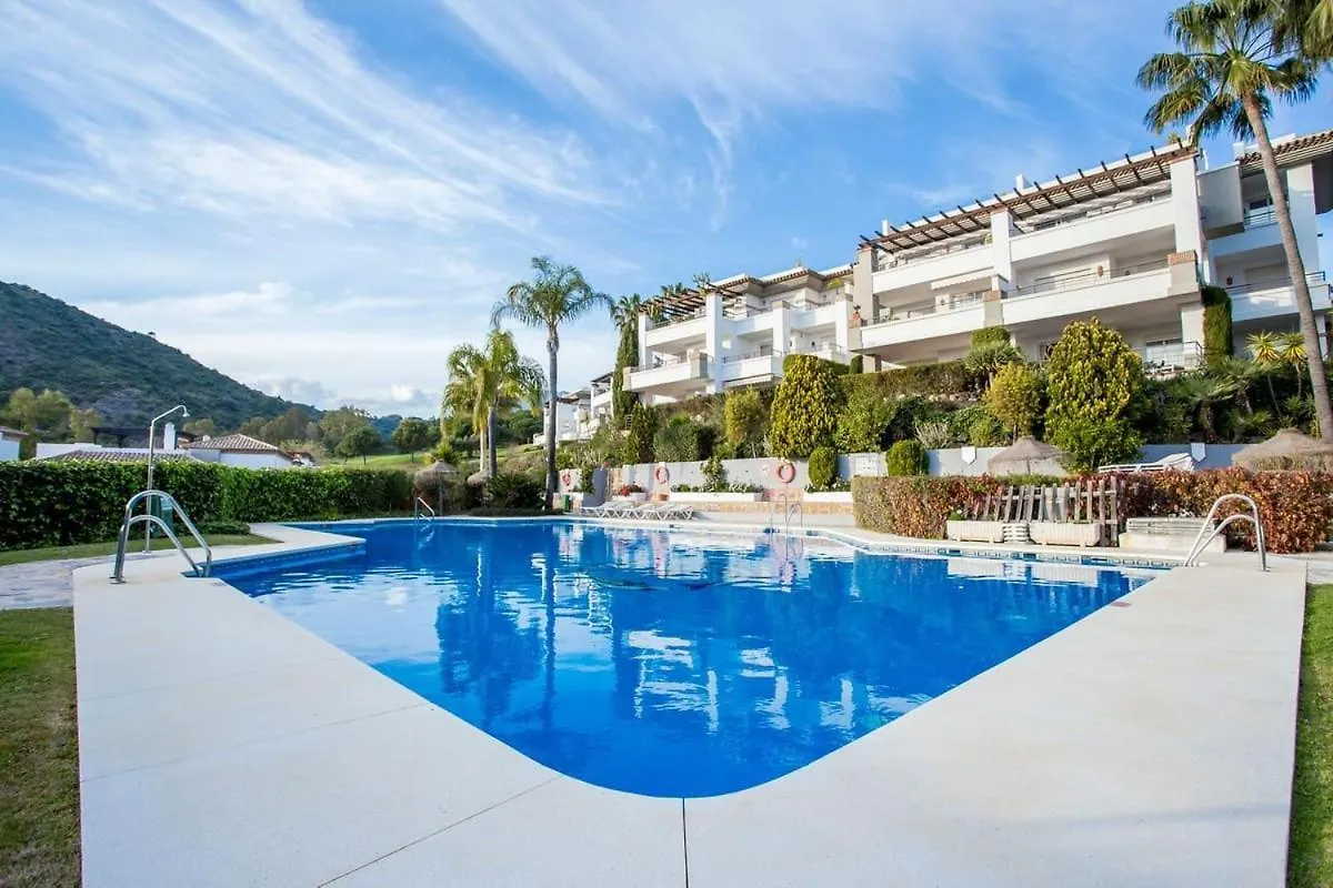 El Lago De Los Arqueros 2 Bedrooms Penthouse En Benahavis contacts